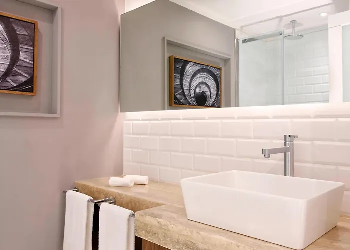 Otel Le Meridien Visconti 4*